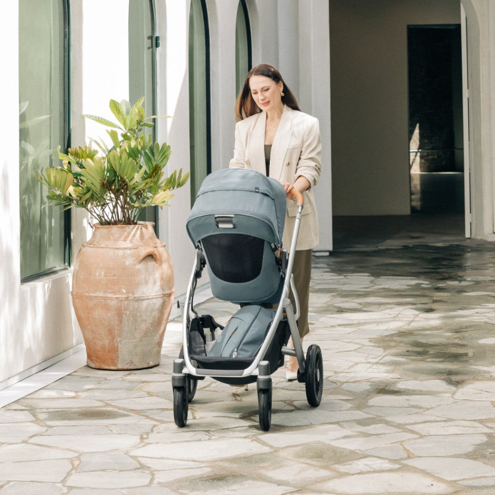 Carriola UPPAbaby Cruz V3 Dillan: Mango Telescópico, Asiento Reversible y Toldo Expandible con Protección UPF 50+