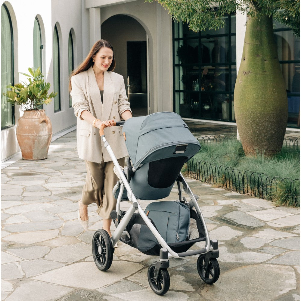 Carriola UPPAbaby Cruz V3 Dillan: Mango Telescópico, Asiento Reversible y Toldo Expandible con Protección UPF 50+