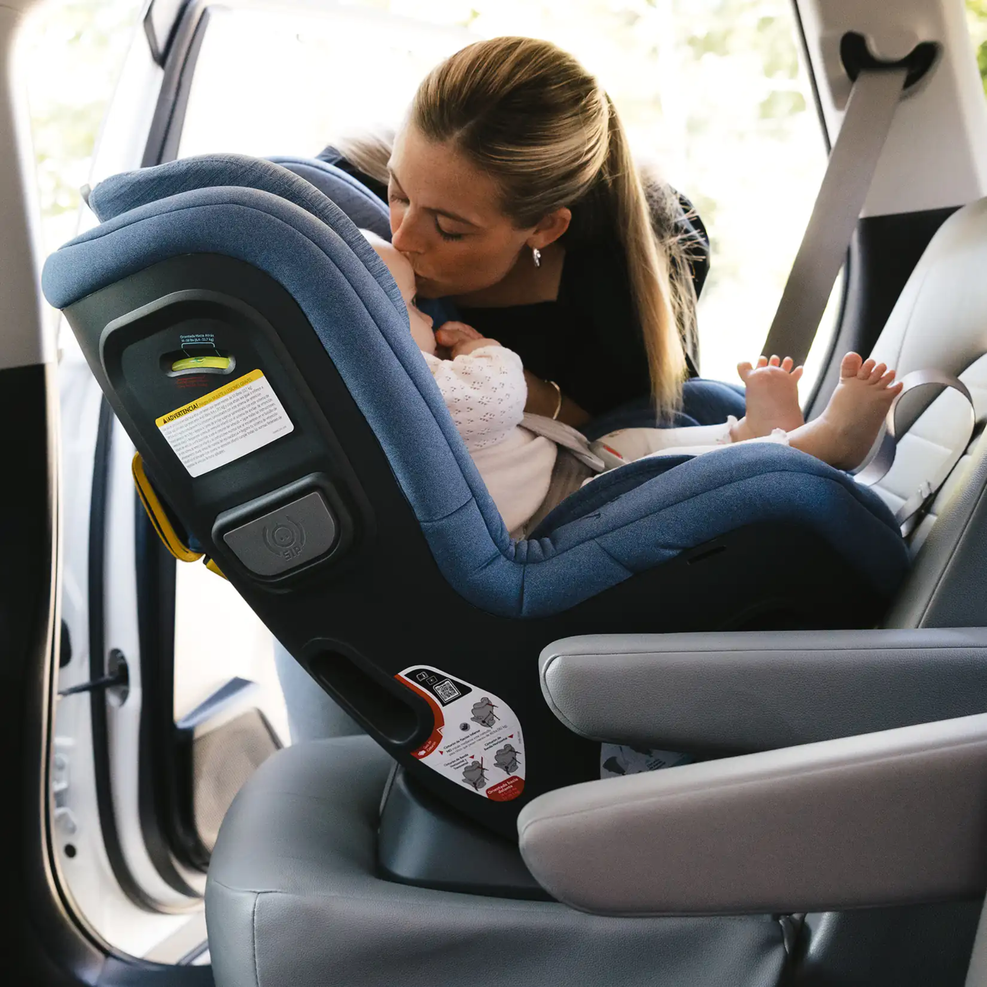 Silla de Auto Convertible Rove, QuickGuard 3 Pasos, SmartSecure, Arnés Sin Reenhebrado, FAA, Contramarcha 22,7 kg, A Favor 29,5 kg